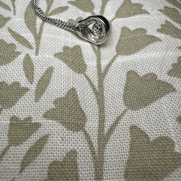 Small pearl on silver plated chain necklace 18 inch - Picture 4 of 7